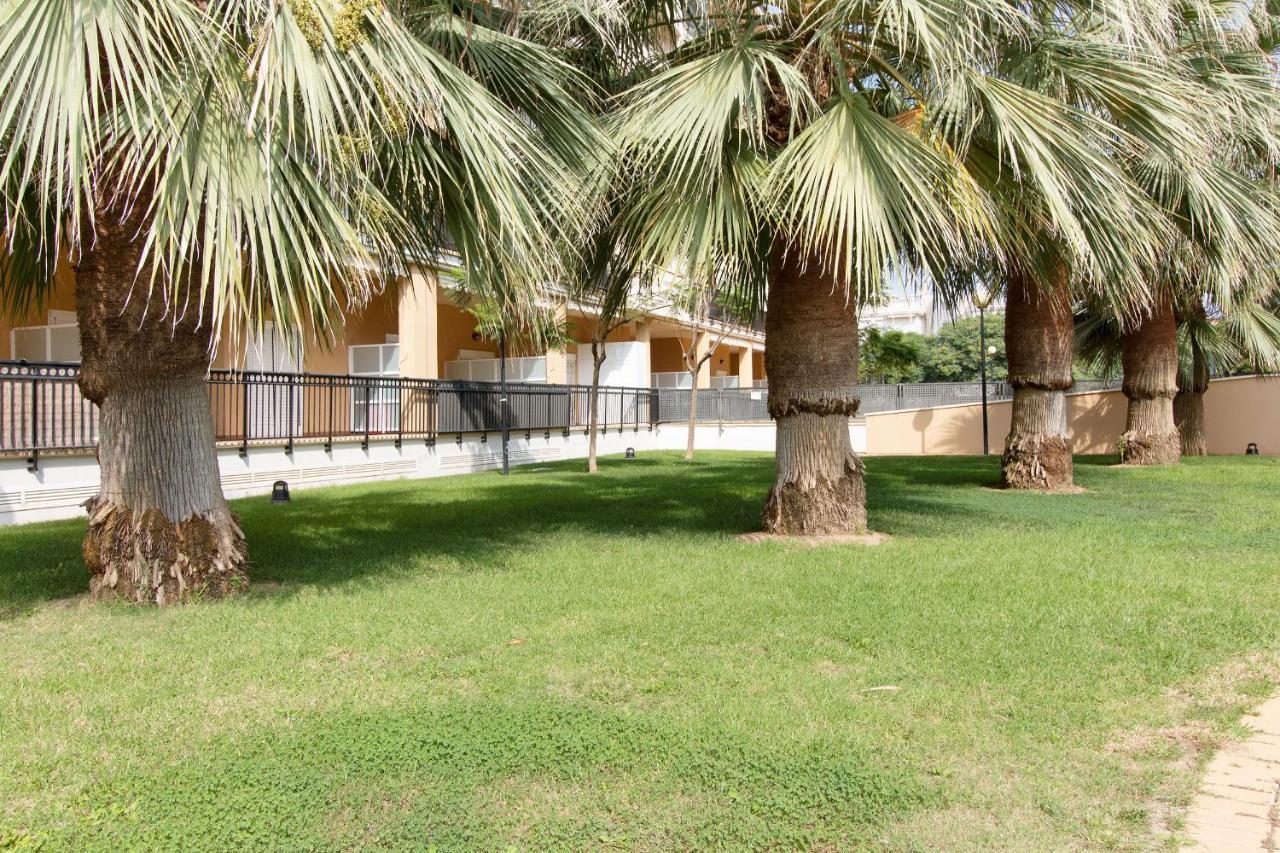 Global Properties, Apartamento Con Gran Terraza Y Piscina Канет-де-Беренгер Экстерьер фото